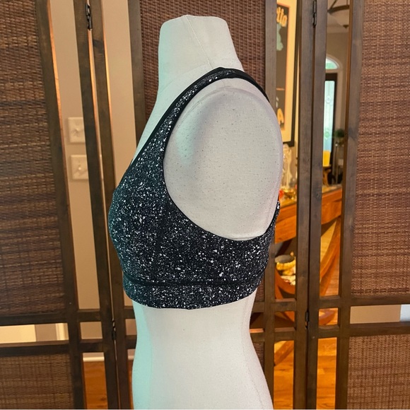 Lululemon Run Stuff Your Bra (Long Line)
Mini Splatter White Black/ Black size 6 - Picture 6 of 9